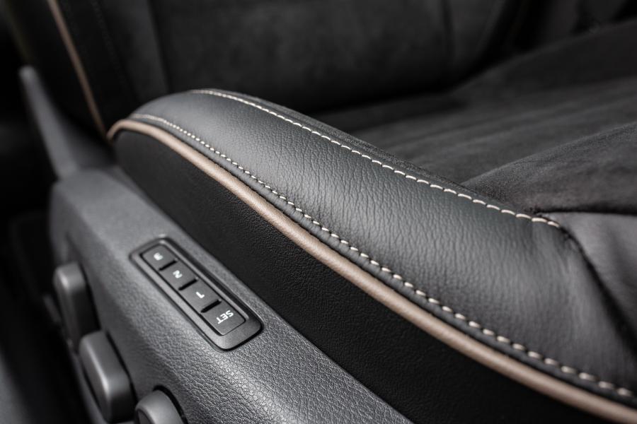 Детали интерьера Skoda Superb Scout 2019 года  (WW) (фото 51 из 72)